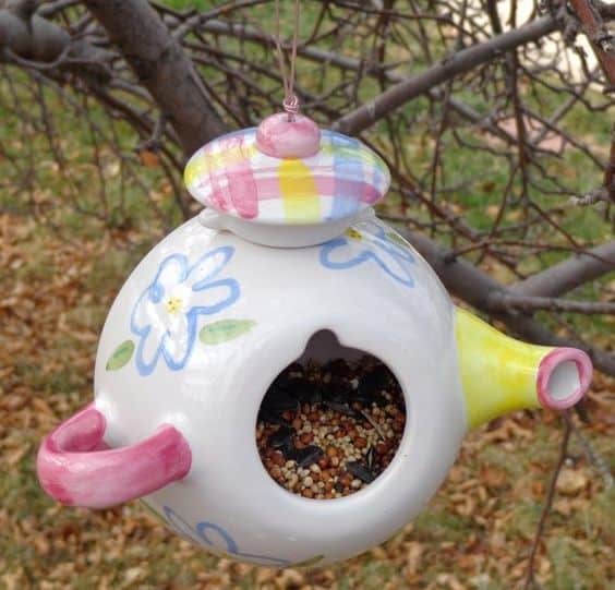 TEAPOT FEEDER
