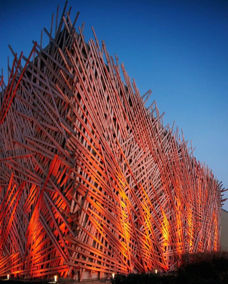 #6 THE GOLF CLUB HOSTIVAR IN PRAGUE CZECH REPUBLIC EXPRESSES AN UNCONVENTIONAL STRUCTURE