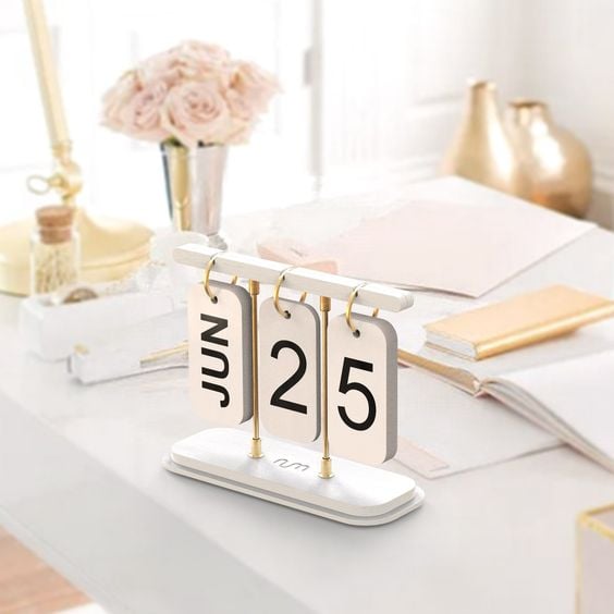 Add a DIY Desk Calendar