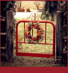 Insanely Beautiful DIY Upcycled Garden Gates That You Will Simply Adore homesthetics recycling windows and doors (13)