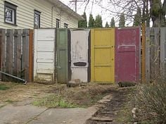 Insanely Beautiful DIY Upcycled Garden Gates That You Will Simply Adore homesthetics recycling windows and doors (9)